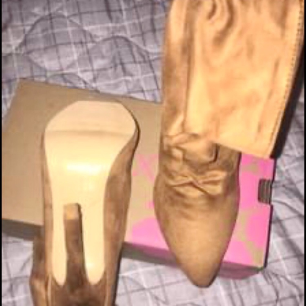 Heeled boots